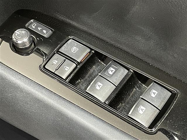 アルファード ２．５Ｓ　純正９インチナビ　フリップダウンモニター　両側パワースライドドア　レーダークルーズコントロール　衝突軽減ブレーキ　車線逸脱警報　クリアランスソナー　バックカメラ　ドライブレコーダー　ＥＴＣ　ＵＳＢ（31枚目）