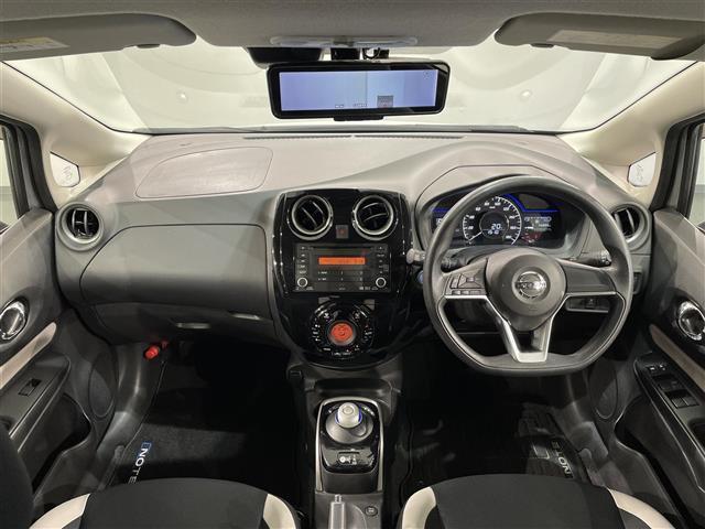 ノート e-パワー X Vセレクション アラウンドビューモニター 衝突軽減ブレーキ 車線逸脱警報 デジタルインナーミラー ドライブレコーダー ETC アクセサリーソケット ISOFIX 電動格納ミラー 純正フロアマット 純正15インチAW(2枚目)