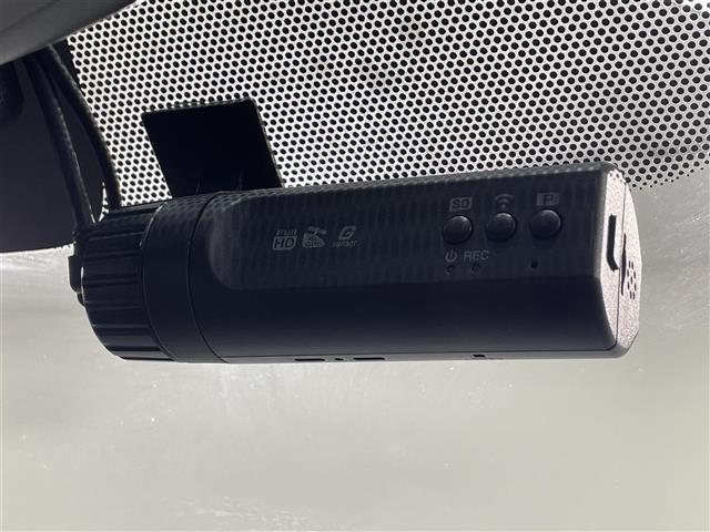 ノート e-パワー X Vセレクション アラウンドビューモニター 衝突軽減ブレーキ 車線逸脱警報 デジタルインナーミラー ドライブレコーダー ETC アクセサリーソケット ISOFIX 電動格納ミラー 純正フロアマット 純正15インチAW(8枚目)