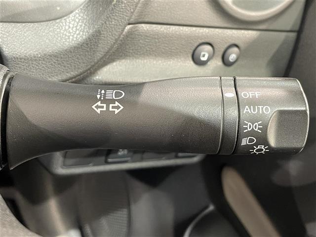 ノート e-パワー X Vセレクション アラウンドビューモニター 衝突軽減ブレーキ 車線逸脱警報 デジタルインナーミラー ドライブレコーダー ETC アクセサリーソケット ISOFIX 電動格納ミラー 純正フロアマット 純正15インチAW(23枚目)