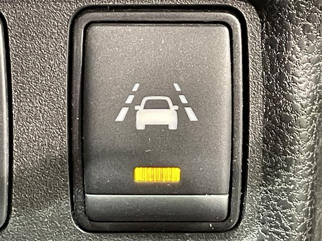 ノート ｅ－パワー　Ｂ　ＫＥＮＷＯＯＤナビ　アラウンドビューモニター　エマージェンシーブレーキ　車線逸脱警報　クリアランスソナー　デジタルインナーミラー　ＥＴＣ　ＩＳＯＦＩＸ　ＣＤ　ＤＶＤ　Ｂｌｕｅｔｏｏｔｈ　電動格納ミラー（4枚目）