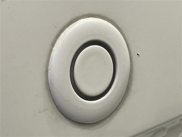 ノート ｅ－パワー　Ｂ　ＫＥＮＷＯＯＤナビ　アラウンドビューモニター　エマージェンシーブレーキ　車線逸脱警報　クリアランスソナー　デジタルインナーミラー　ＥＴＣ　ＩＳＯＦＩＸ　ＣＤ　ＤＶＤ　Ｂｌｕｅｔｏｏｔｈ　電動格納ミラー（5枚目）