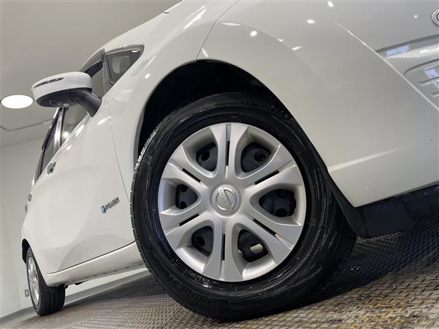 ノート ｅ－パワー　Ｂ　ＫＥＮＷＯＯＤナビ　アラウンドビューモニター　エマージェンシーブレーキ　車線逸脱警報　クリアランスソナー　デジタルインナーミラー　ＥＴＣ　ＩＳＯＦＩＸ　ＣＤ　ＤＶＤ　Ｂｌｕｅｔｏｏｔｈ　電動格納ミラー（17枚目）