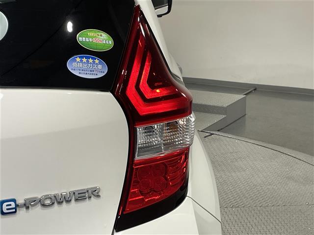 ノート ｅ－パワー　Ｂ　ＫＥＮＷＯＯＤナビ　アラウンドビューモニター　エマージェンシーブレーキ　車線逸脱警報　クリアランスソナー　デジタルインナーミラー　ＥＴＣ　ＩＳＯＦＩＸ　ＣＤ　ＤＶＤ　Ｂｌｕｅｔｏｏｔｈ　電動格納ミラー（35枚目）