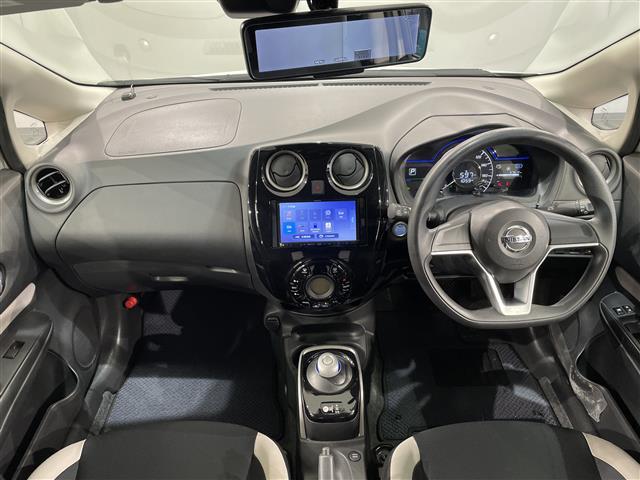 ノート ｅ－パワー　Ｂ　ＫＥＮＷＯＯＤナビ　アラウンドビューモニター　エマージェンシーブレーキ　車線逸脱警報　クリアランスソナー　デジタルインナーミラー　ＥＴＣ　ＩＳＯＦＩＸ　ＣＤ　ＤＶＤ　Ｂｌｕｅｔｏｏｔｈ　電動格納ミラー（42枚目）