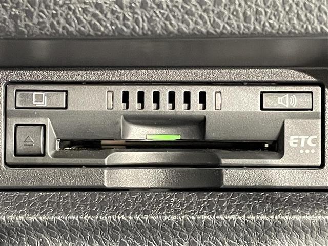 ヴォクシー ZS 煌III 純正9インチナビ 衝突軽減ブレーキ 両側電動スライドドア ビルトインETC LEDヘッドライト バックカメラ クルーズコントロール フルセグTV Bluetooth コーナーセンサー レーンキープ(10枚目)