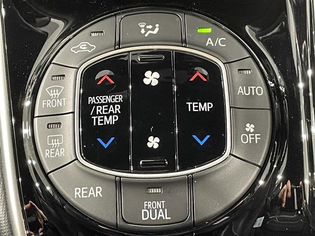 ヴォクシー ZS 煌III 純正9インチナビ 衝突軽減ブレーキ 両側電動スライドドア ビルトインETC LEDヘッドライト バックカメラ クルーズコントロール フルセグTV Bluetooth コーナーセンサー レーンキープ(31枚目)