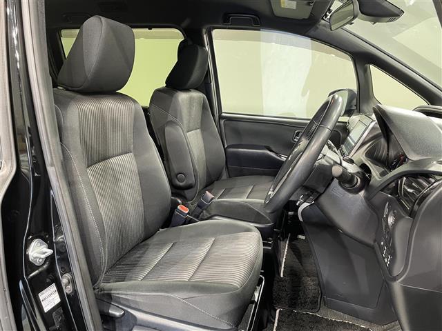 ヴォクシー ZS 煌II 純正9インチナビ フリップダウンモニター 衝突軽減ブレーキ 両側電動スライドドア ビルトインETC LEDヘッドライト バックカメラ クルーズコントロール ドライブレコーダー フルセグ オートライト(12枚目)