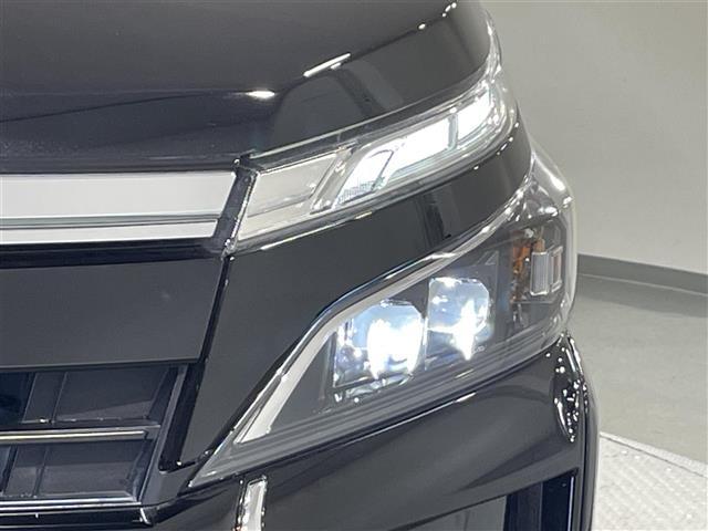 ヴォクシー ZS 煌II 純正9インチナビ フリップダウンモニター 衝突軽減ブレーキ 両側電動スライドドア ビルトインETC LEDヘッドライト バックカメラ クルーズコントロール ドライブレコーダー フルセグ オートライト(16枚目)