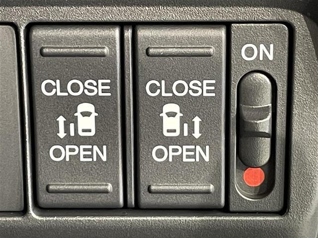 フリード e:HEVクロスター 登録済未使用車 純正9インチナビ ホンダセンシング 衝突軽減ブレーキ 両側パワースライドドア シートヒーター LEDヘッドライト バックカメラ ソナー ブラインドスポットモニター USB接続 フォグ(5枚目)