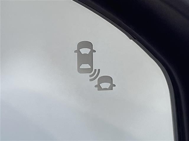 フリード e:HEVクロスター 登録済未使用車 純正9インチナビ ホンダセンシング 衝突軽減ブレーキ 両側パワースライドドア シートヒーター LEDヘッドライト バックカメラ ソナー ブラインドスポットモニター USB接続 フォグ(9枚目)