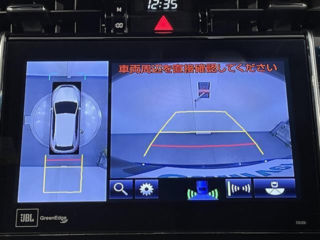 【パノラミックビューモニター】クルマを真上から見下ろした視点で駐車をサポートします！クルマの斜め後ろや真横など、いち早く障害物に気が付くことができます。