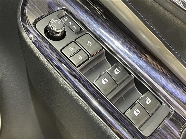 店舗にて現車の確認もいただけますので、お電話で在庫のご確認の上是非ご来店くださいませ！！！