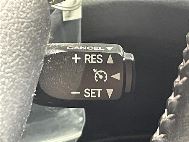 シエンタ ハイブリッドＧ　クエロ　純正ナビ　パノラミックビューモニター　トヨタセーフティセンス　衝突軽減ブレーキ両側パワースライドドア　ビルトインＥＴＣ　ＬＥＤヘッドライト　ドライブレコーダー　クリアランスソナー　クルーズコントロール（8枚目）