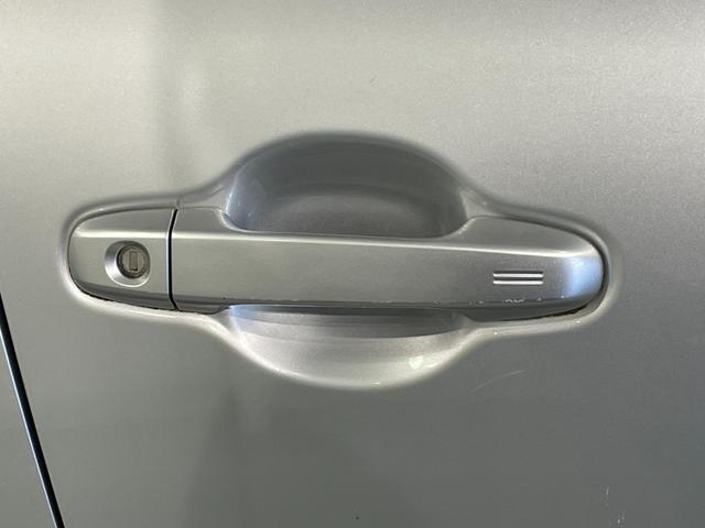 シエンタ ハイブリッドＧ　クエロ　純正ナビ　パノラミックビューモニター　トヨタセーフティセンス　衝突軽減ブレーキ両側パワースライドドア　ビルトインＥＴＣ　ＬＥＤヘッドライト　ドライブレコーダー　クリアランスソナー　クルーズコントロール（48枚目）