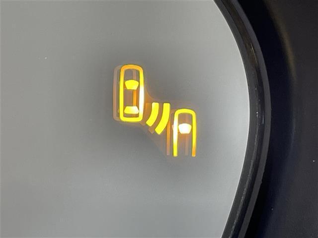 ヤリスクロス ハイブリッドＺ　純正８インチナビ　衝突軽減　全方位カメラ　レーダークルーズコントロール　ビルトインＥＴＣ　シートヒーター　ブラインドスポットモニター　ハンドルヒーター　パワーシート　電動リアゲート　パーキングアシスト（8枚目）