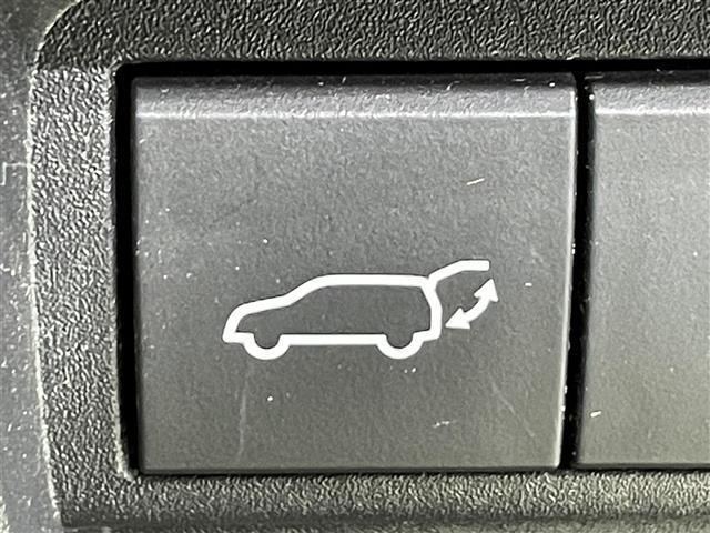 ヤリスクロス ハイブリッドＺ　純正８インチナビ　衝突軽減　全方位カメラ　レーダークルーズコントロール　ビルトインＥＴＣ　シートヒーター　ブラインドスポットモニター　ハンドルヒーター　パワーシート　電動リアゲート　パーキングアシスト（12枚目）