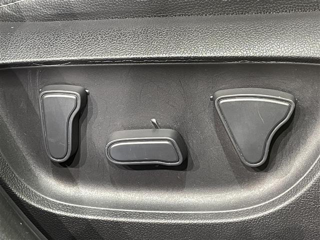 ヤリスクロス ハイブリッドＺ　純正８インチナビ　衝突軽減　全方位カメラ　レーダークルーズコントロール　ビルトインＥＴＣ　シートヒーター　ブラインドスポットモニター　ハンドルヒーター　パワーシート　電動リアゲート　パーキングアシスト（32枚目）