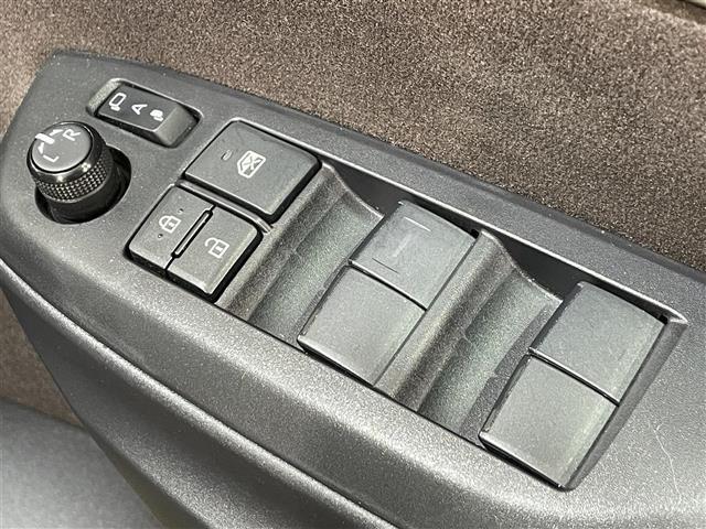 ヤリスクロス ハイブリッドＺ　純正８インチナビ　衝突軽減　全方位カメラ　レーダークルーズコントロール　ビルトインＥＴＣ　シートヒーター　ブラインドスポットモニター　ハンドルヒーター　パワーシート　電動リアゲート　パーキングアシスト（34枚目）