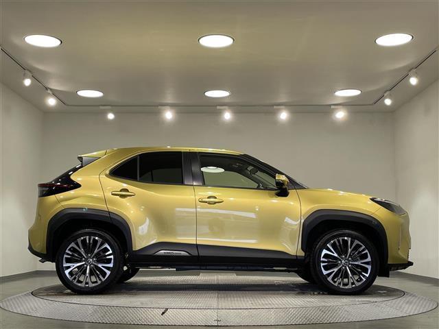 ヤリスクロス ハイブリッドＺ　純正８インチナビ　衝突軽減　全方位カメラ　レーダークルーズコントロール　ビルトインＥＴＣ　シートヒーター　ブラインドスポットモニター　ハンドルヒーター　パワーシート　電動リアゲート　パーキングアシスト（42枚目）