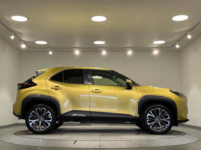 ヤリスクロス ハイブリッドＺ　純正８インチナビ　衝突軽減　全方位カメラ　レーダークルーズコントロール　ビルトインＥＴＣ　シートヒーター　ブラインドスポットモニター　ハンドルヒーター　パワーシート　電動リアゲート　パーキングアシスト（55枚目）