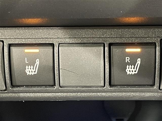 ヤリスクロス ハイブリッドＺ　純正ナビ　衝突軽減ブレーキ　アラウンドビューモニター　レーダークルーズコントロール　ビルトインＥＴＣ　シートヒーター　ＬＥＤヘッドライト　ドライブレコーダー　コーナーセンサー　レーンキープアシスト（10枚目）