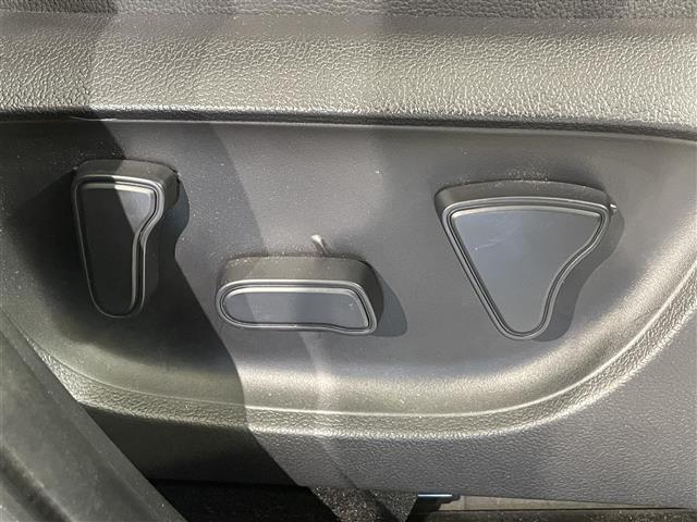 ヤリスクロス ハイブリッドＺ　純正ナビ　衝突軽減ブレーキ　アラウンドビューモニター　レーダークルーズコントロール　ビルトインＥＴＣ　シートヒーター　ＬＥＤヘッドライト　ドライブレコーダー　コーナーセンサー　レーンキープアシスト（13枚目）