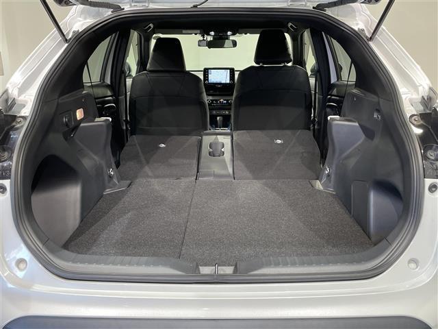 ヤリスクロス ハイブリッドＺ　純正ナビ　衝突軽減ブレーキ　アラウンドビューモニター　レーダークルーズコントロール　ビルトインＥＴＣ　シートヒーター　ＬＥＤヘッドライト　ドライブレコーダー　コーナーセンサー　レーンキープアシスト（16枚目）