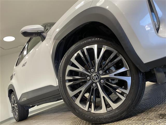 ヤリスクロス ハイブリッドＺ　純正ナビ　衝突軽減ブレーキ　アラウンドビューモニター　レーダークルーズコントロール　ビルトインＥＴＣ　シートヒーター　ＬＥＤヘッドライト　ドライブレコーダー　コーナーセンサー　レーンキープアシスト（18枚目）