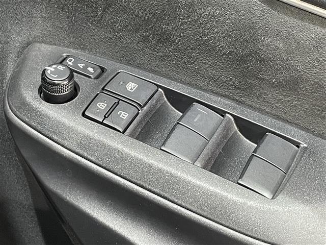 ヤリスクロス ハイブリッドＺ　純正ナビ　衝突軽減ブレーキ　アラウンドビューモニター　レーダークルーズコントロール　ビルトインＥＴＣ　シートヒーター　ＬＥＤヘッドライト　ドライブレコーダー　コーナーセンサー　レーンキープアシスト（31枚目）