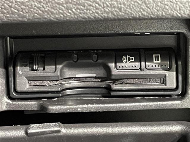 セレナ ハイウェイスターVセレクションII 純正9インチナビ フリップダウンモニター プロパイロット 衝突軽減ブレーキ 両側電動スライドドア アラウンドビューモニター ドライブレコーダー デジタルインナーミラー パーキングアシスト フルセグTV(11枚目)