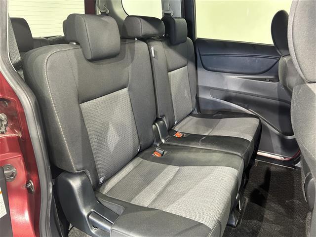 シエンタ ハイブリッド G セーフティーエディションII 純正9インチナビ 純正12インチフリップダウンモニター トヨタセーフティセンス 両側パワースライドドア シートヒーター ETC バックカメラ ステアリングヒーター クルーズコントロール LEDライト(14枚目)