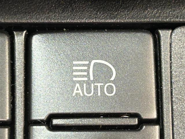 シエンタ ハイブリッド G セーフティーエディションII 純正9インチナビ 純正12インチフリップダウンモニター トヨタセーフティセンス 両側パワースライドドア シートヒーター ETC バックカメラ ステアリングヒーター クルーズコントロール LEDライト(25枚目)