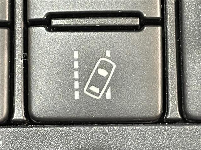 シエンタ Ｇ　純正ナビ　トヨタセーフティセンス　両側パワースライドドア　衝突軽減ブレーキ　ビルトインＥＴＣ　バックカメラ　レーンキープアシスト　オートマチックハイビーム　ＵＳＢ接続　純正フロアマット　ＬＥＤライト（10枚目）