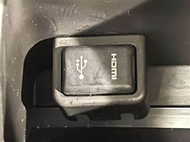 シエンタ Ｇ　純正ナビ　トヨタセーフティセンス　両側パワースライドドア　衝突軽減ブレーキ　ビルトインＥＴＣ　バックカメラ　レーンキープアシスト　オートマチックハイビーム　ＵＳＢ接続　純正フロアマット　ＬＥＤライト（11枚目）