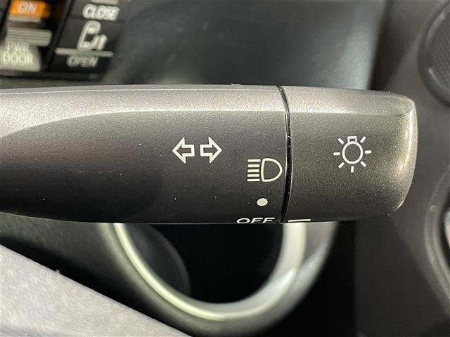 シエンタ Ｇ　純正ナビ　トヨタセーフティセンス　両側パワースライドドア　衝突軽減ブレーキ　ビルトインＥＴＣ　バックカメラ　レーンキープアシスト　オートマチックハイビーム　ＵＳＢ接続　純正フロアマット　ＬＥＤライト（23枚目）