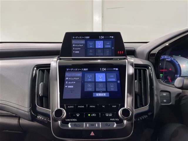 クラウンハイブリッド ＲＳアドバンス　純正８インチナビ　電動ムーンルーフ　ＡＣ１００Ｖ　ベンチレーション　トヨタセーフティセンス　バックカメラ　ステアリングヒーター　ＬＥＤヘッドライト　黒革　デジタルインナーミラー　ＥＴＣ　ＢＳＭ　ソナー（5枚目）