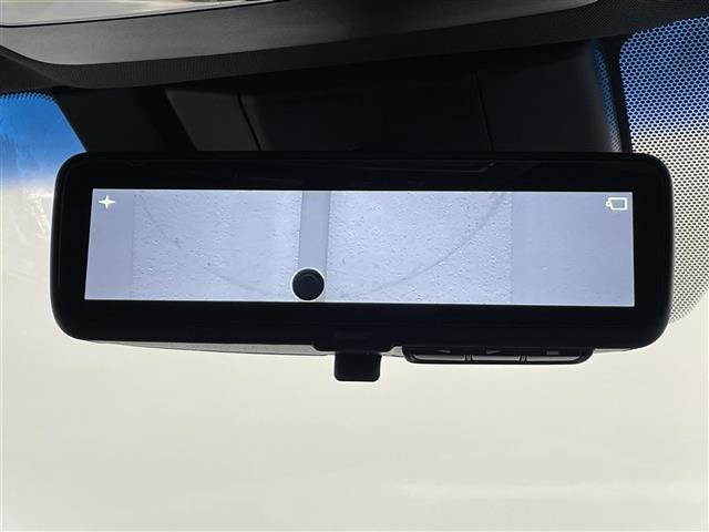 クラウンハイブリッド ＲＳアドバンス　純正８インチナビ　電動ムーンルーフ　ＡＣ１００Ｖ　ベンチレーション　トヨタセーフティセンス　バックカメラ　ステアリングヒーター　ＬＥＤヘッドライト　黒革　デジタルインナーミラー　ＥＴＣ　ＢＳＭ　ソナー（11枚目）