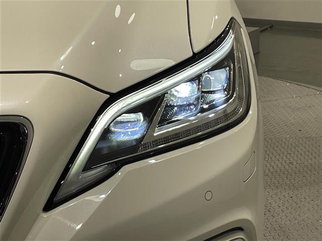 クラウンハイブリッド ＲＳアドバンス　純正８インチナビ　電動ムーンルーフ　ＡＣ１００Ｖ　ベンチレーション　トヨタセーフティセンス　バックカメラ　ステアリングヒーター　ＬＥＤヘッドライト　黒革　デジタルインナーミラー　ＥＴＣ　ＢＳＭ　ソナー（17枚目）