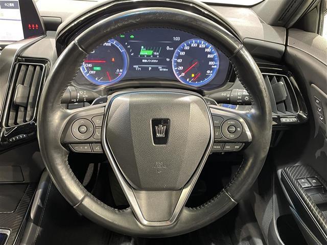 クラウンハイブリッド ＲＳアドバンス　純正８インチナビ　電動ムーンルーフ　ＡＣ１００Ｖ　ベンチレーション　トヨタセーフティセンス　バックカメラ　ステアリングヒーター　ＬＥＤヘッドライト　黒革　デジタルインナーミラー　ＥＴＣ　ＢＳＭ　ソナー（19枚目）