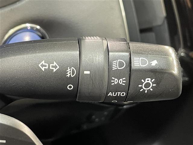 クラウンハイブリッド ＲＳアドバンス　純正８インチナビ　電動ムーンルーフ　ＡＣ１００Ｖ　ベンチレーション　トヨタセーフティセンス　バックカメラ　ステアリングヒーター　ＬＥＤヘッドライト　黒革　デジタルインナーミラー　ＥＴＣ　ＢＳＭ　ソナー（23枚目）