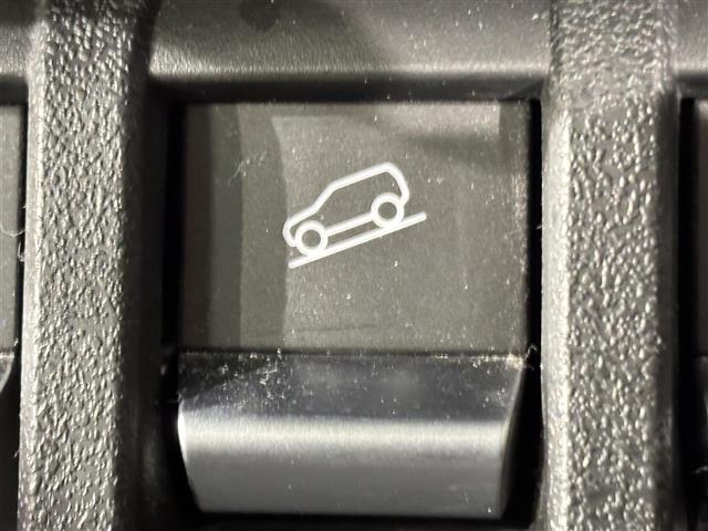 ジムニーシエラ ＪＣ　８インチナビ　衝突軽減ブレーキ　シートヒーター　ＥＴＣ　バックカメラ　ドライブレコーダー　ＬＥＤヘッドライト　クルーズコントロール　車線逸脱警報　ダウンヒルアシスト　横滑り防止　ＩＳＯＦＩＸ　フォグ（12枚目）