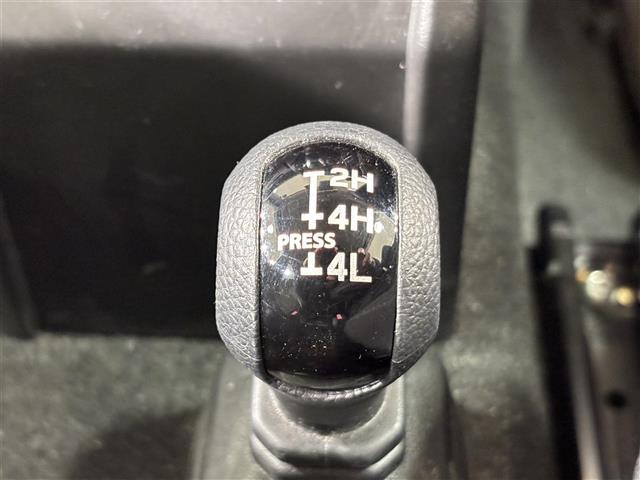 ジムニーシエラ ＪＣ　８インチナビ　衝突軽減ブレーキ　シートヒーター　ＥＴＣ　バックカメラ　ドライブレコーダー　ＬＥＤヘッドライト　クルーズコントロール　車線逸脱警報　ダウンヒルアシスト　横滑り防止　ＩＳＯＦＩＸ　フォグ（13枚目）