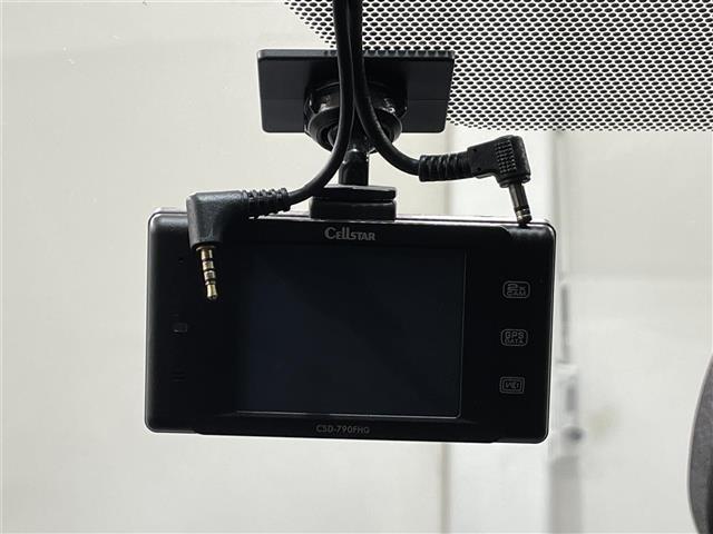 アクア Ｓスタイルブラック　純正９インチナビ　モデリスタ１５インチＡＷ　パノラミックビューモニター　トヨタセーフティセンス　衝突軽減ブレーキ　ＥＴＣ　ドライブレコーダー　クリアランスソナー　車線逸脱警報　オートマチックハイビーム（8枚目）