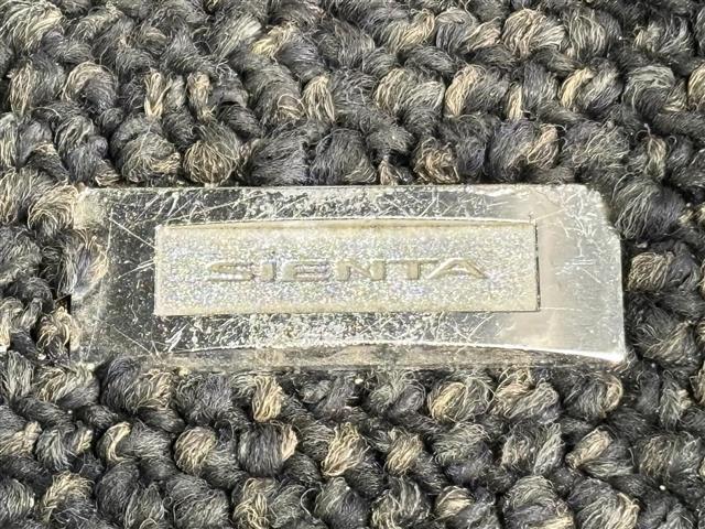 シエンタ Ｇ　純正ナビ　ＴＲＤエアロ　トヨタセーフティセンス　衝突軽減ブレーキ　両側パワースライドドア　ＥＴＣ　バックカメラ　ドライブレコーダー　純正フロアマット　アクセサリーソケット　オートマチックハイビーム（32枚目）