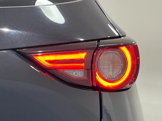 ＣＸ－５ ＸＤ　ブラックトーンエディション　純正１０．２５インチナビ　３６０°ビューカメラ　電動バックドア　ｉ－ＡＣｔｉＶＳＥＮＳＥ　シートヒーター　ＥＴＣ　ステアリングヒーター　ブラインドスポットモニター　ヘッドアップディスプレイ　ＬＥＤ（78枚目）