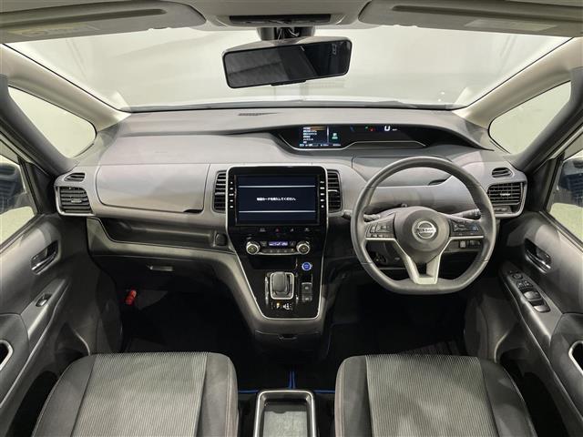 セレナ ｅ－パワー　ハイウェイスターＶ　純正ナビ　プロパイロット　衝突軽減ブレーキ　両側パワースライドドア　アラウンドビューモニター　ビルトインＥＴＣ　バックカメラ　コーナーセンサー　レーンキープアシスト　プッシュスタート　純正フロアマット（2枚目）