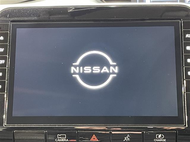 セレナ ｅ－パワー　ハイウェイスターＶ　純正ナビ　プロパイロット　衝突軽減ブレーキ　両側パワースライドドア　アラウンドビューモニター　ビルトインＥＴＣ　バックカメラ　コーナーセンサー　レーンキープアシスト　プッシュスタート　純正フロアマット（3枚目）