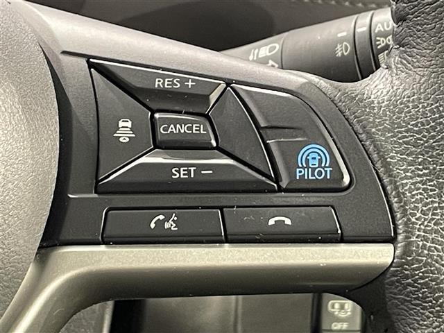 セレナ ｅ－パワー　ハイウェイスターＶ　純正ナビ　プロパイロット　衝突軽減ブレーキ　両側パワースライドドア　アラウンドビューモニター　ビルトインＥＴＣ　バックカメラ　コーナーセンサー　レーンキープアシスト　プッシュスタート　純正フロアマット（5枚目）