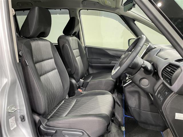 セレナ ｅ－パワー　ハイウェイスターＶ　純正ナビ　プロパイロット　衝突軽減ブレーキ　両側パワースライドドア　アラウンドビューモニター　ビルトインＥＴＣ　バックカメラ　コーナーセンサー　レーンキープアシスト　プッシュスタート　純正フロアマット（13枚目）